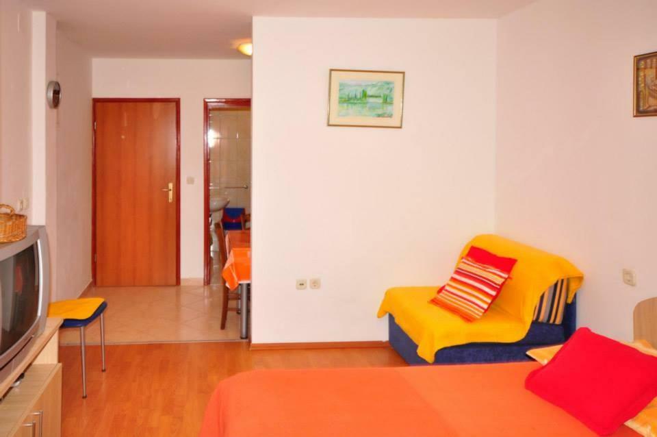 Apartments Franic Ploce  Exterior foto